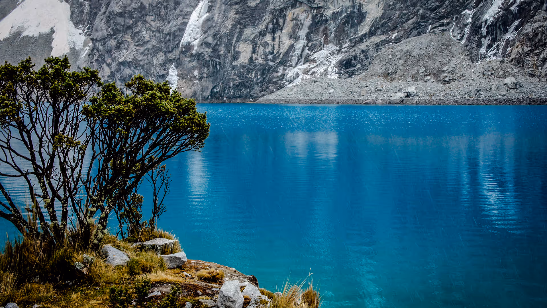LAGUNA 69 TREKKING 4600M