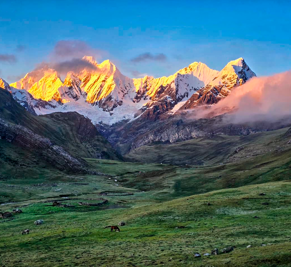 TREKKING CORDILLERA HUAYHUASH 360